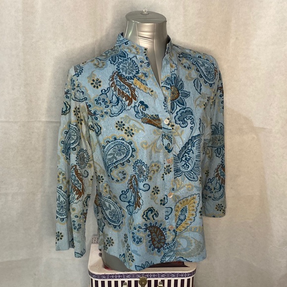 First Issue Y-Neck 3/4 Sleeve Blouse - Picture 3 of 11